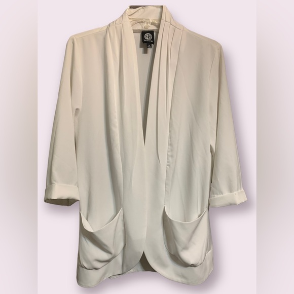 bobeau Sweaters - Bobeau open front short sleeve cardigan (size M)